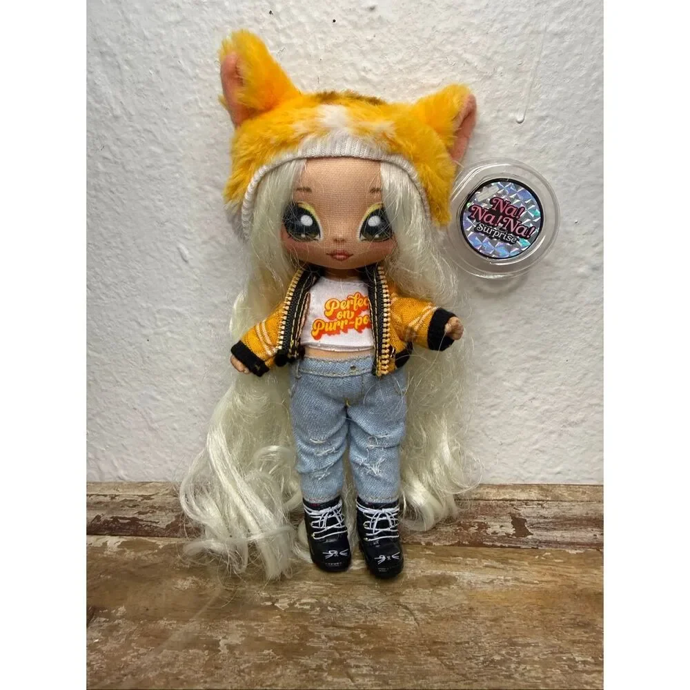 Na! Na! Na! Surprise Glam‎ Series 2 Tabitha Nekota Plush Fashion Doll